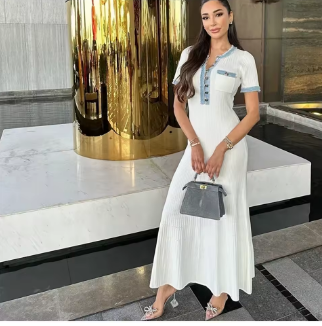 Elegant Contrasting Women Knit Maxi Dress